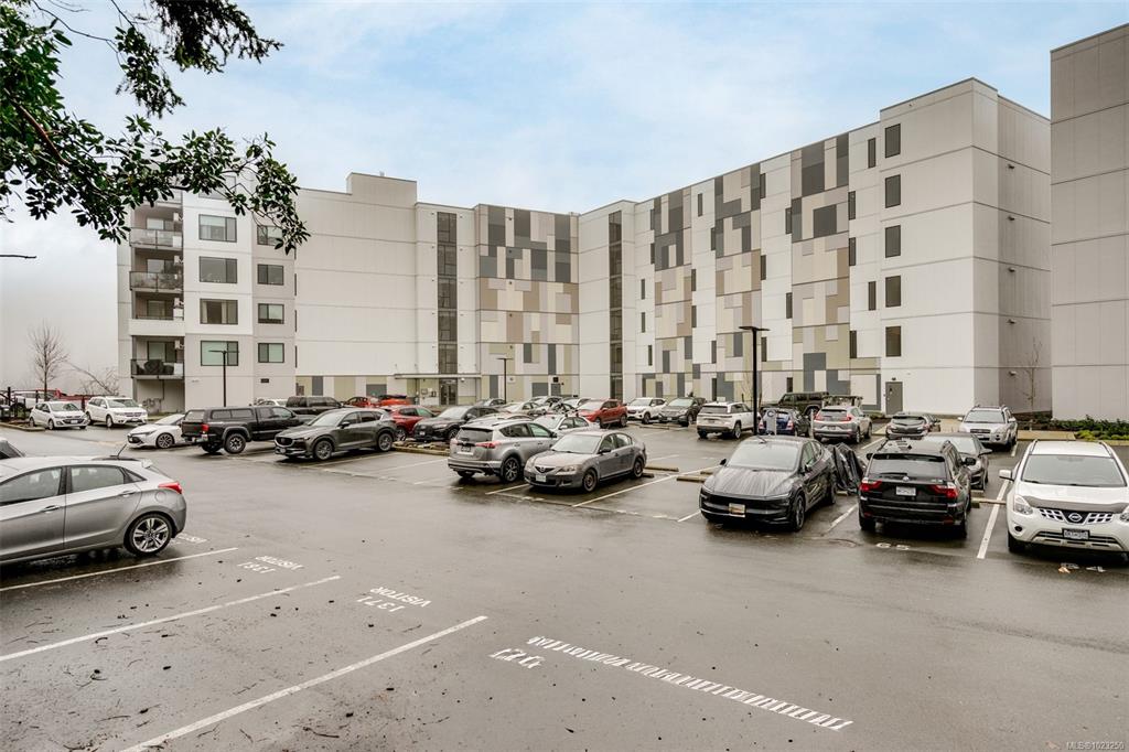 1361 Goldstream Ave, 1023250, BC,