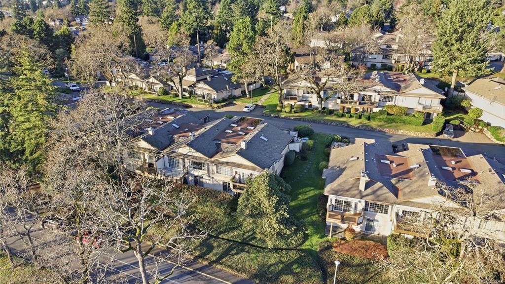 901 Kentwood Lane, 1023266, BC,