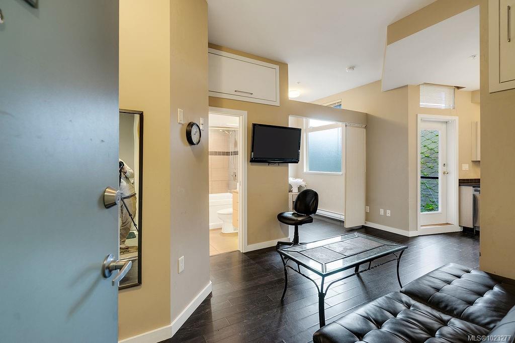 Third View of 1121 Fort St, Victoria, BC, V8V 3K9