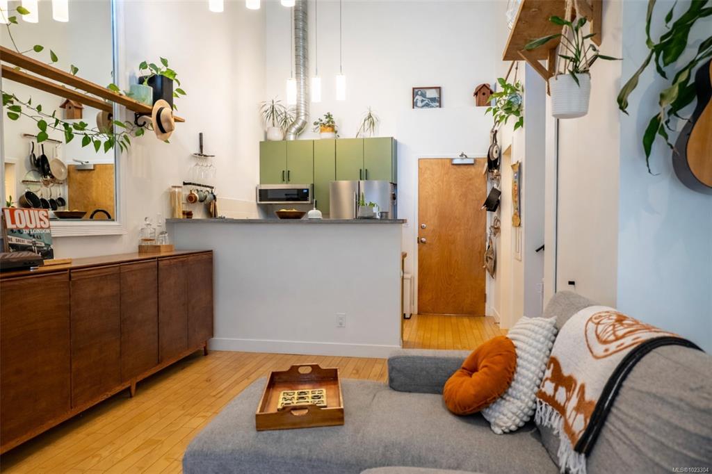 Fifth View of 797 Tyee Rd, Victoria, BC, V9A 7R4