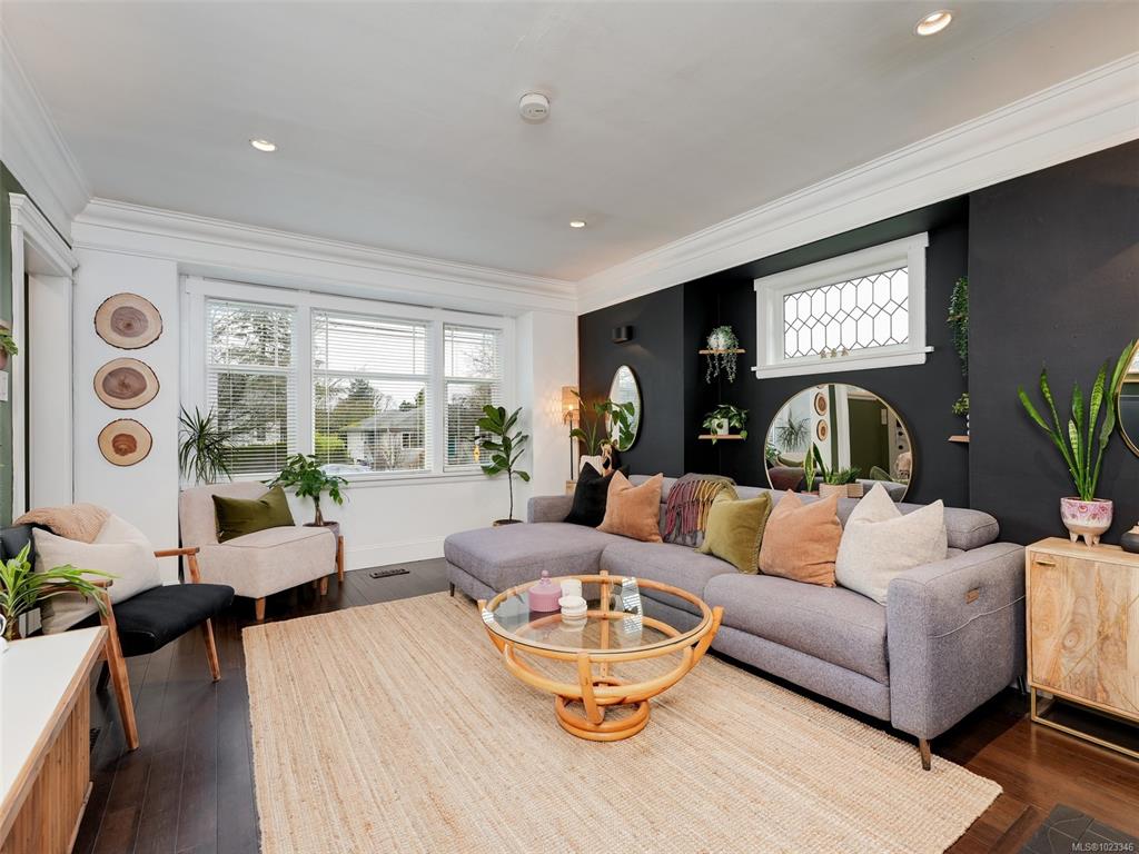 Third View of 3115 Somerset St, Victoria, BC, V8X 1C8