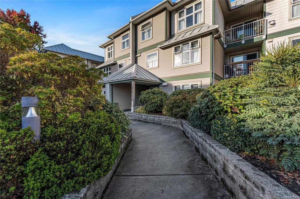 Fifth View of 3010 Washington Ave, Carrington Court, Victoria, BC, V9A 1P6