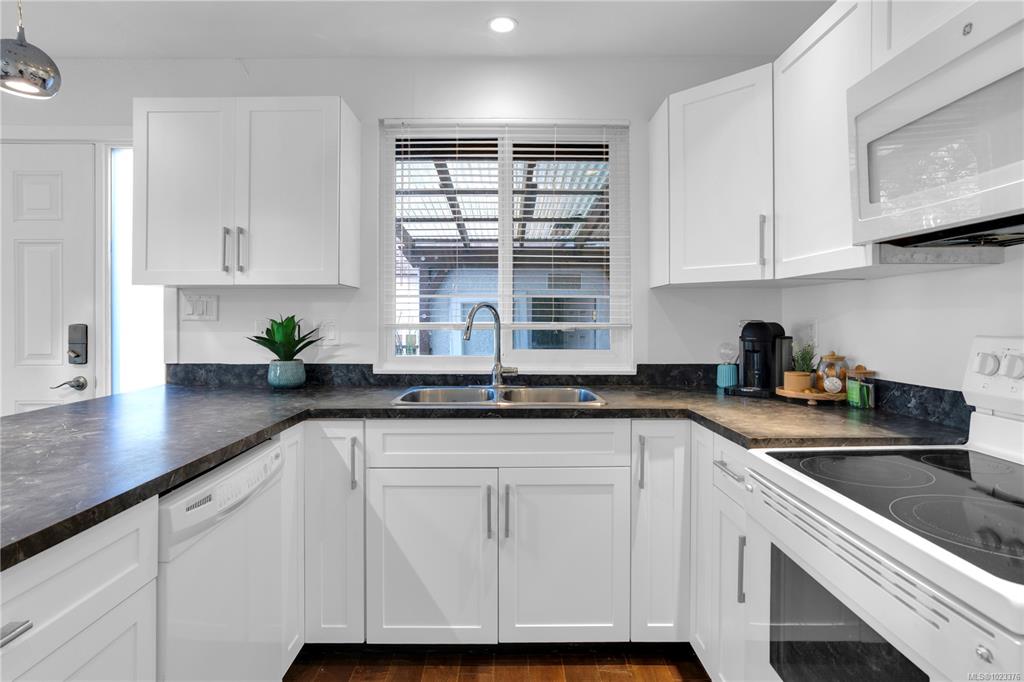 Third View of 9 Buttertubs Dr, Millstream Acres, Nanaimo, BC, V9R 3X8