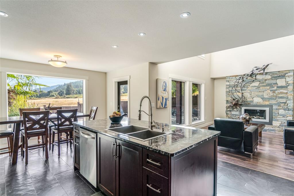 Fourth View of 2466 Summerset Rd, Nanoose Bay, BC, V9P 9E4