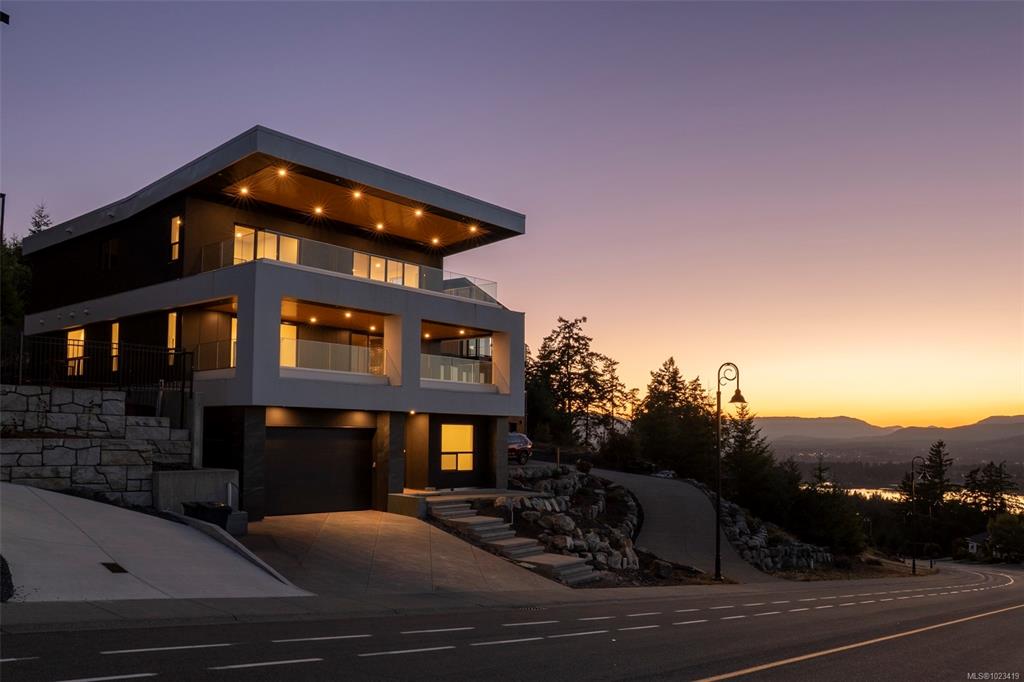 1272 Kingsview Rd, 1023419, BC,