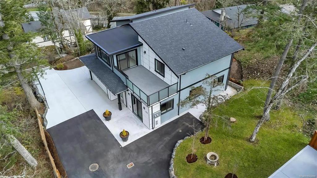 Fourth View of 227 Heddle Ave, View Royal, BC, V9B 1T9