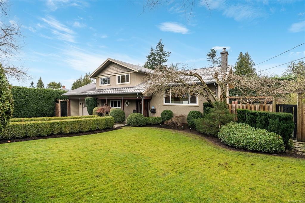Third View of 6293 Marie Meadows Rd, Central Saanich, BC, V8Z 5Z9