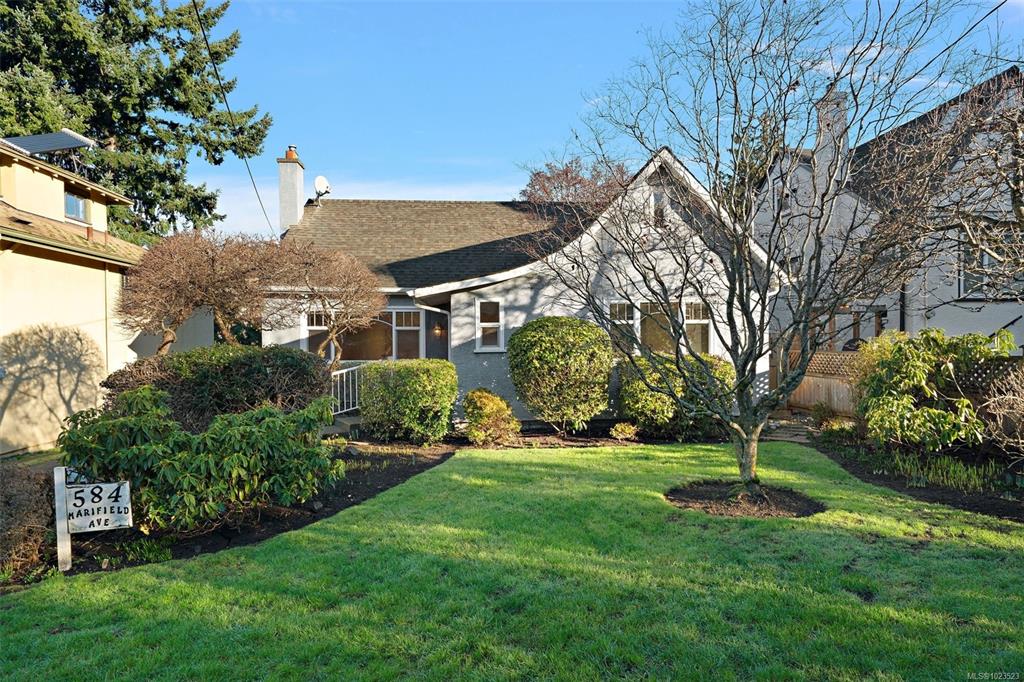 Third View of 584 Marifield Ave, Victoria, BC, V8V 1N4