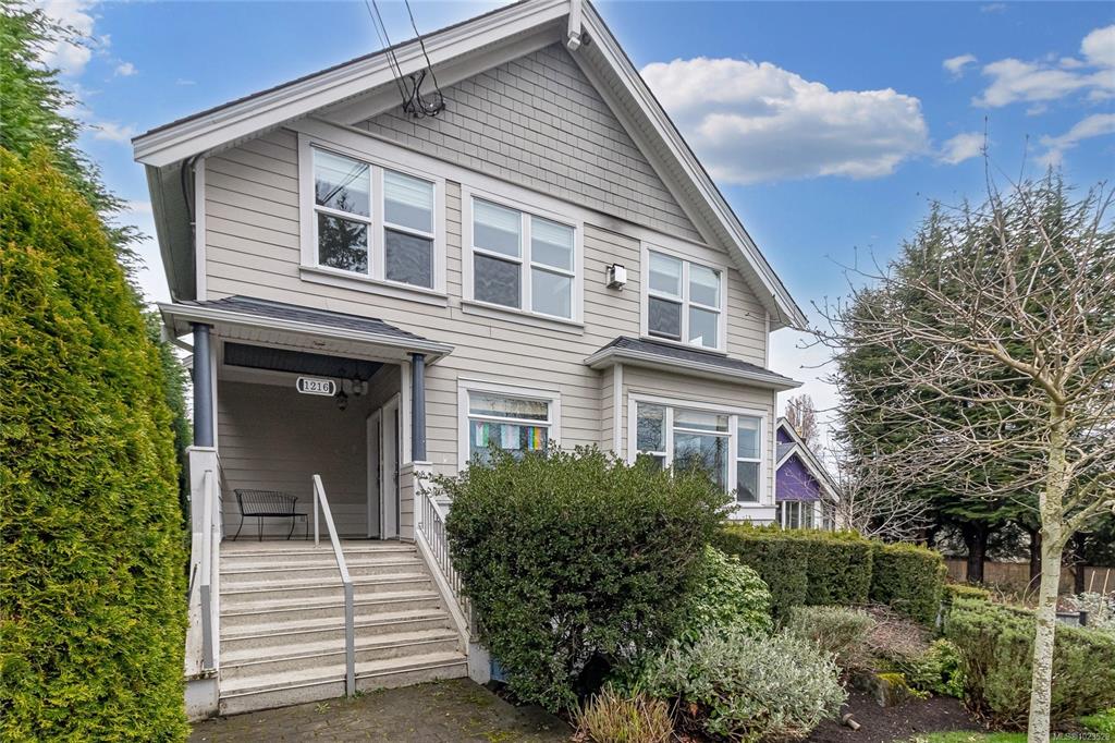Fifth View of 1216 Styles St, Victoria, BC, V9A 3Z5