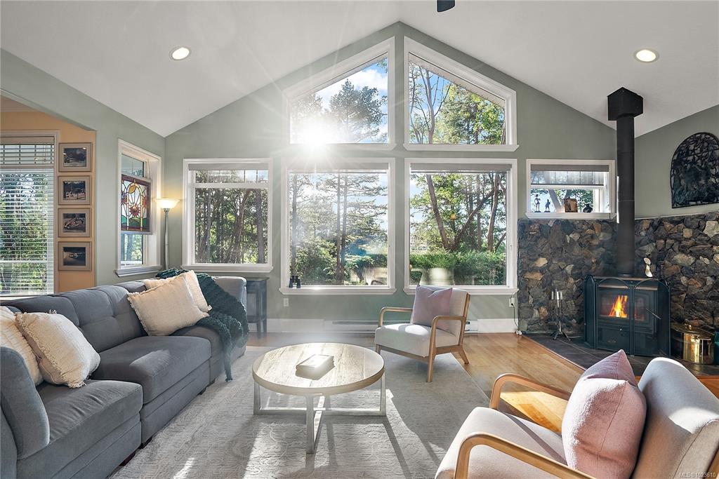 1126 Aspen Rd, 1023610, BC,