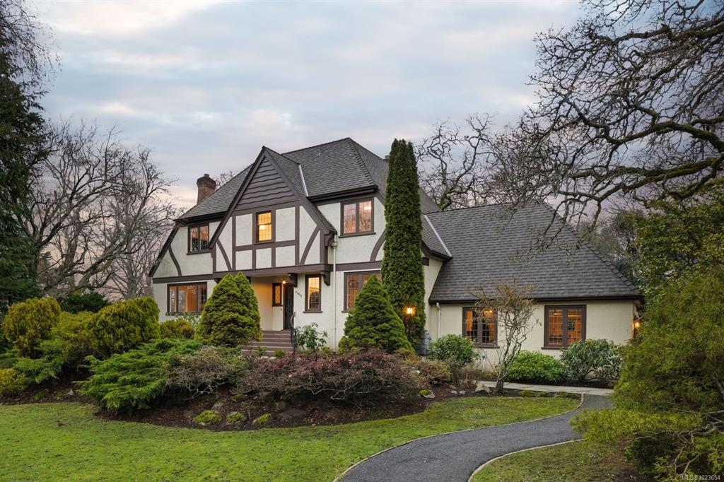 Second View of 3400 Upper Terrace Rd, Oak Bay, BC, V8R 6E6