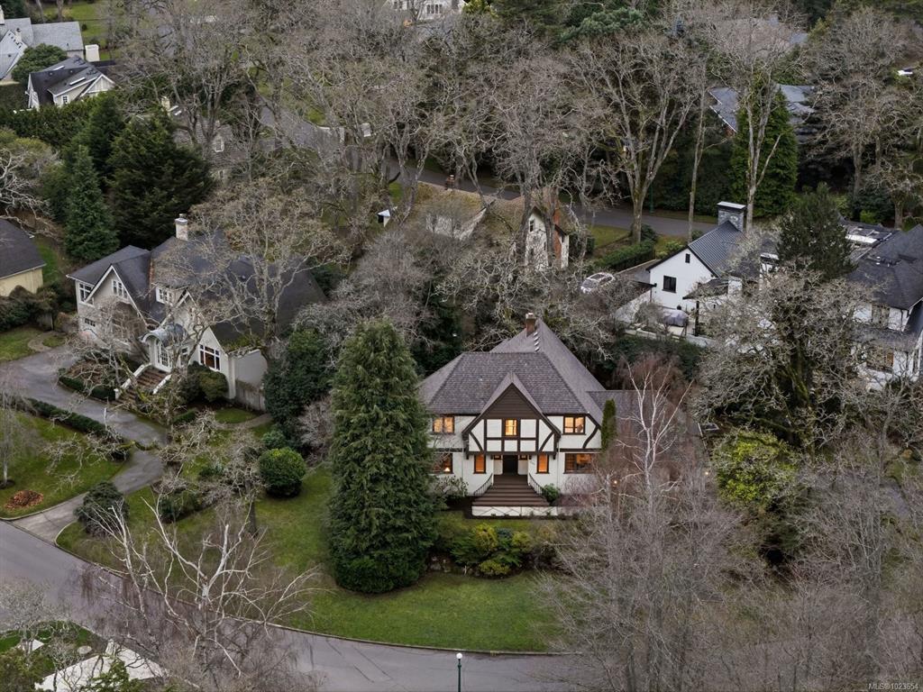 Third View of 3400 Upper Terrace Rd, Oak Bay, BC, V8R 6E6