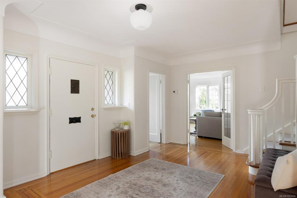 Fifth View of 3400 Upper Terrace Rd, Oak Bay, BC, V8R 6E6