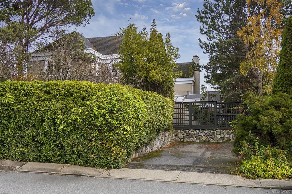 Third View of 213 Mary St, Victoria, BC, V9A 3V8