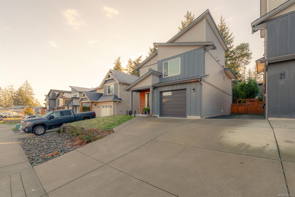 Third View of 523 Steeves Rd, Nanaimo, BC, V9R 0H8