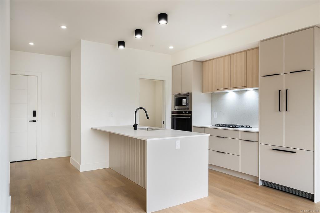 2341 Bear Mountain Pkwy, 1023828, BC,