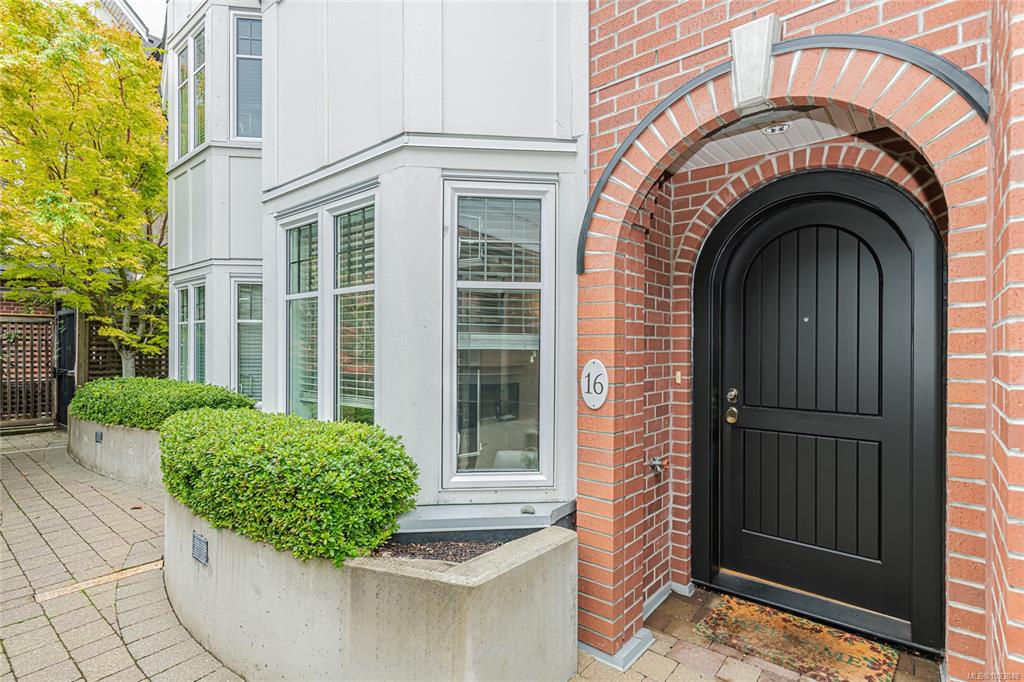 Second View of 675 Superior St, Victoria, BC, V8V 1V1