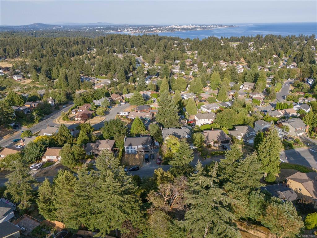 Fifth View of 3368 Mary Anne Cres, Colwood, BC, V9C 3L2