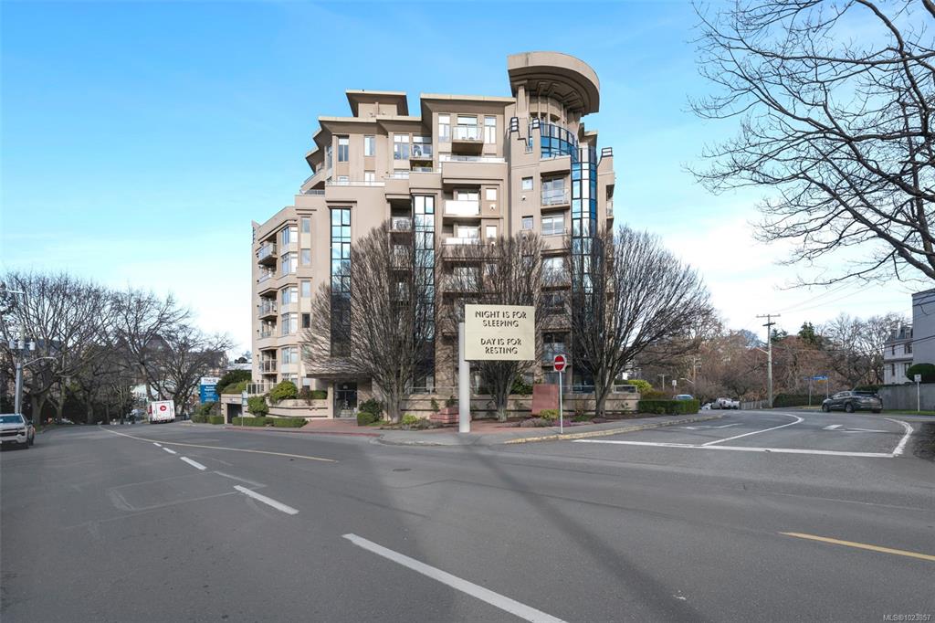 Third View of 605 Douglas St, Victoria, BC, V8V 2P9