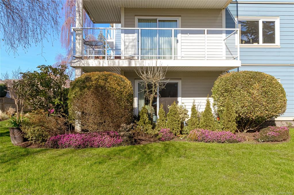 Third View of 2360 James White Blvd, Charter House, Sidney, BC, V8L 1Z7