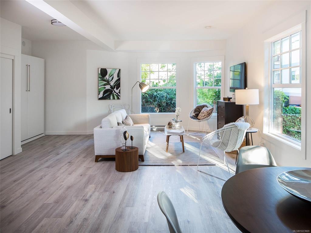 Fifth View of 340 Linden Ave, Victoria, BC, V8V 4E9