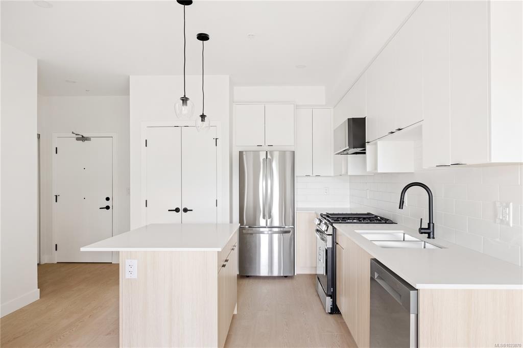 2629 Millstream Rd, 1023870, BC,