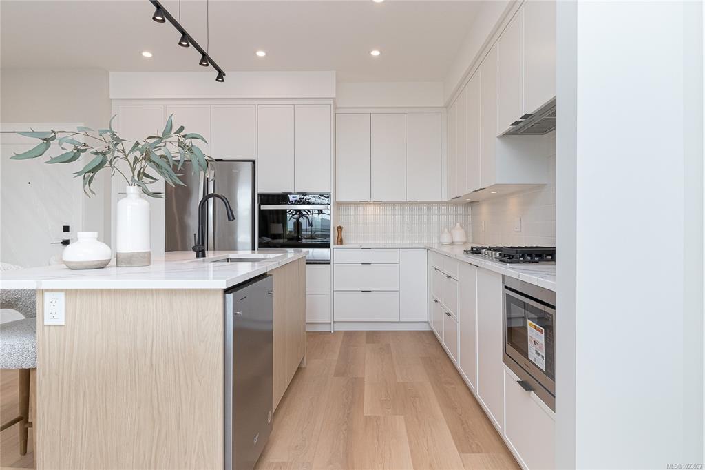 1810 Selenite Pl, 1023927, BC,