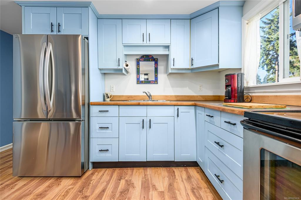 3216 Back Rd, 1023936, BC,