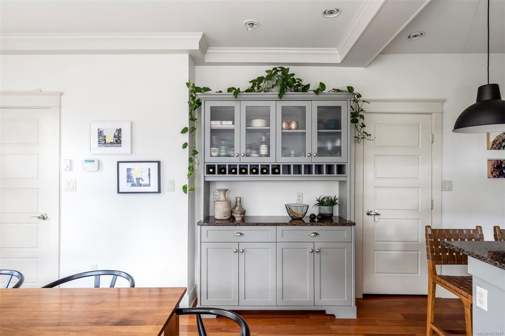 Fifth View of 590 Simcoe St, Victoria, BC, V8V 1L8