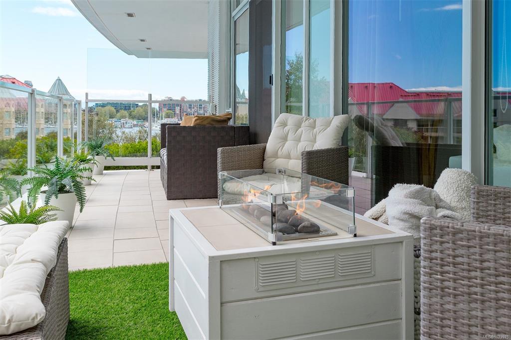 Third View of 68 Songhees Rd, Shutters, Victoria, BC, V9A 0A3