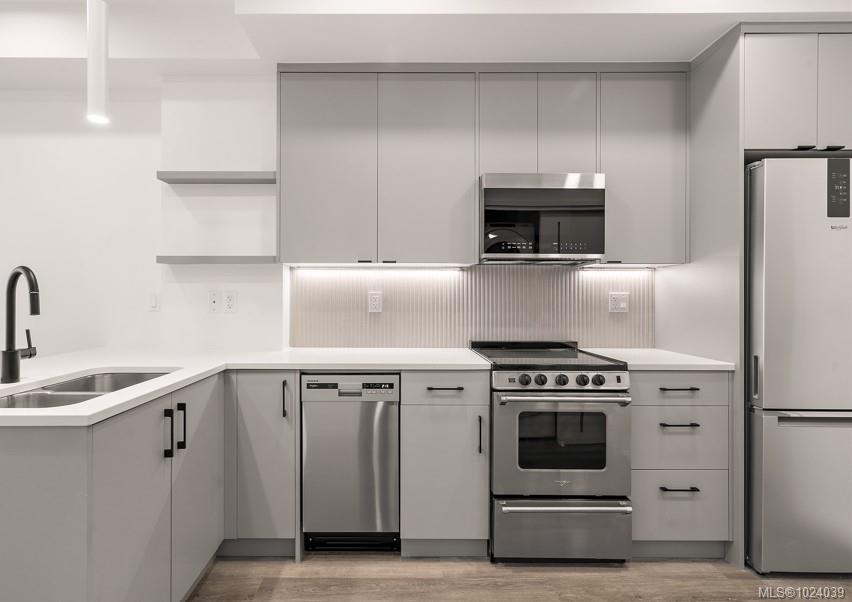 610 Lampson St, 1024039, BC,