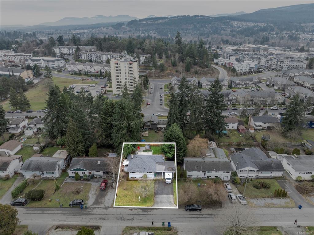 Third View of 1114 Thunderbird Dr, Nanaimo, BC, V9S 2P2