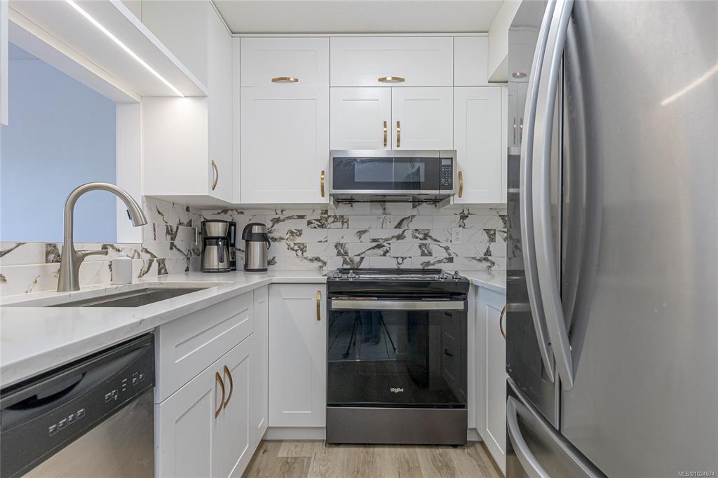 1906 Bowen Rd, 1024074, BC,