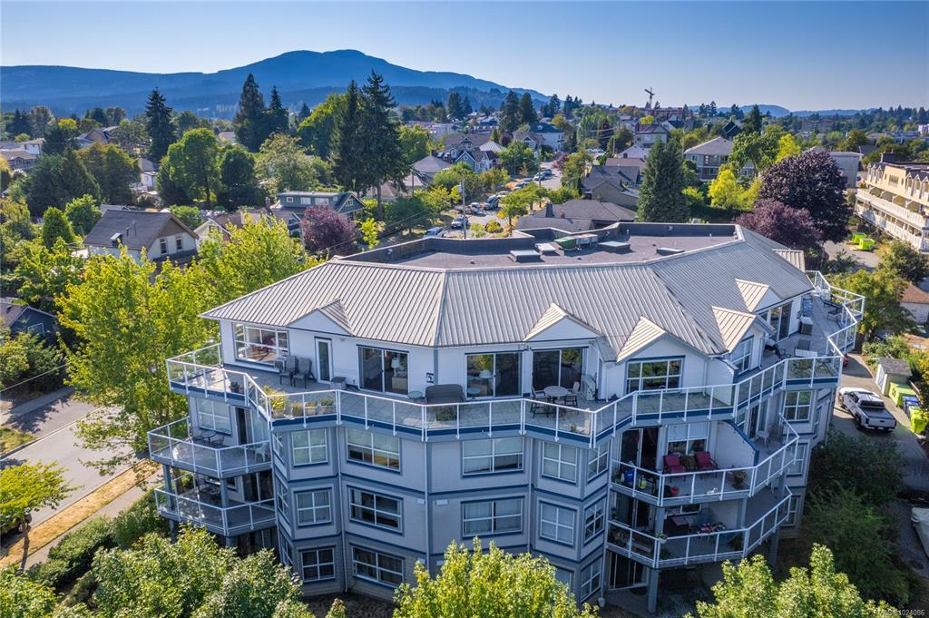 Second View of 650 Prideaux St, PARK PLACE, Nanaimo, BC, V9R 2P1