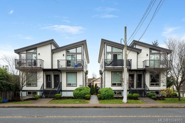 MLS® listing #30481648 for sale located at 2645 2647 Peatt Rd