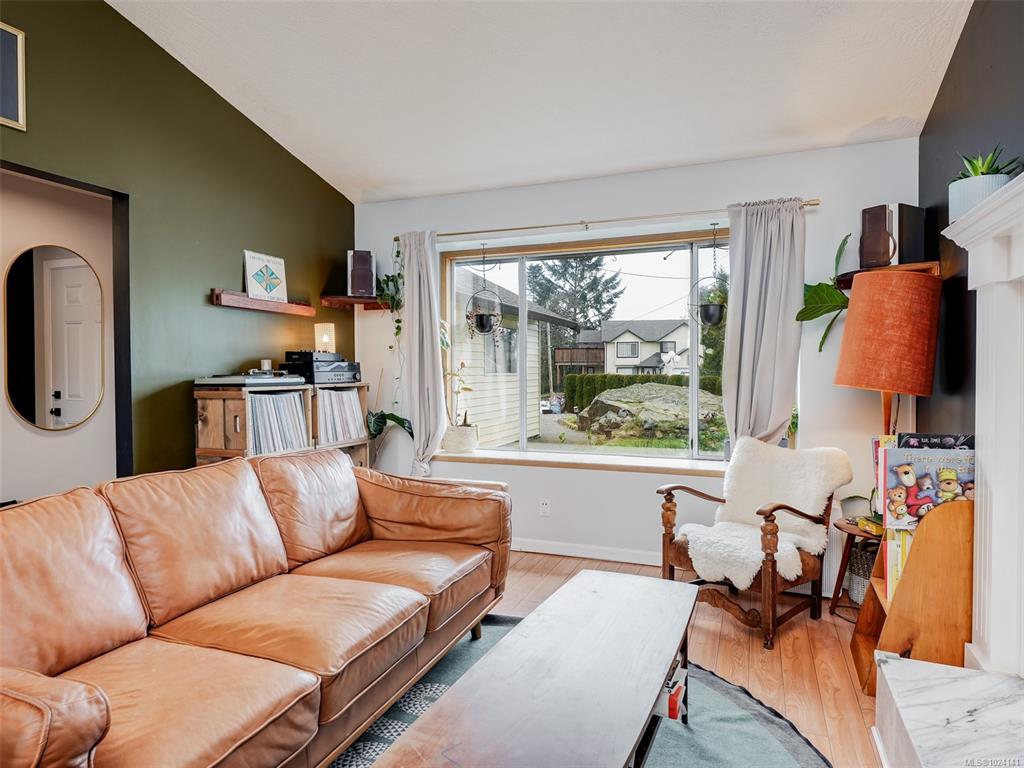 Fifth View of 560 Atkins Ave, Langford, BC, V9B 3A3