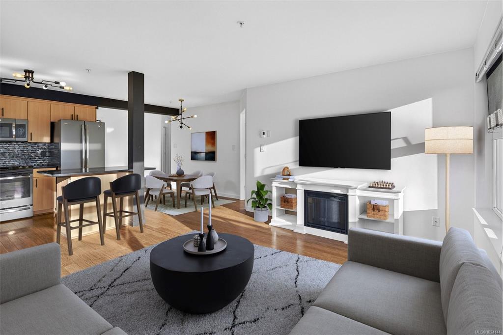 Fifth View of 2940 Harriet Rd, Harriet Gardents, Saanich, BC, V9A 1T3