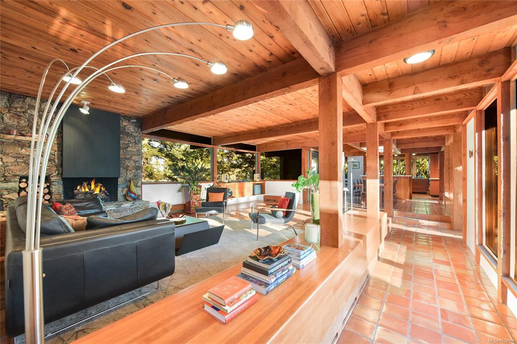 Fifth View of 4662 Amblewood Dr, Saanich, BC, V8Y 1C2