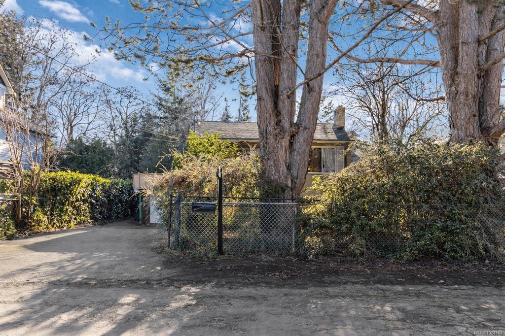 Second View of 1957 Granite St, Victoria, BC, V8S 3G2