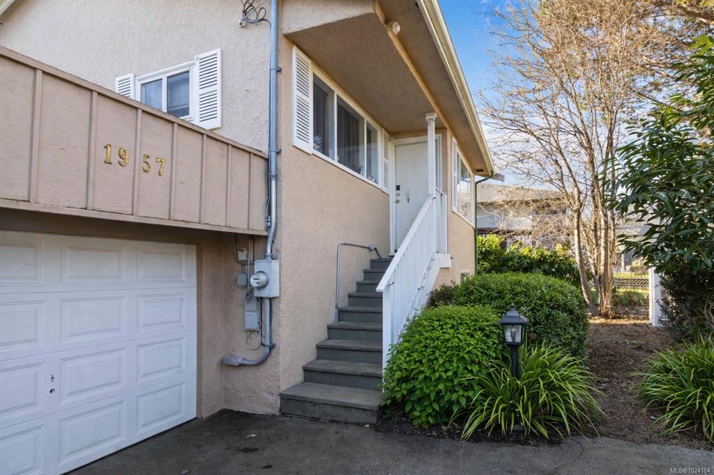 Fourth View of 1957 Granite St, Victoria, BC, V8S 3G2