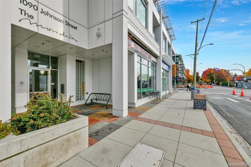 Fifth View of 1090 Johnson St, Victoria, BC, V8V 0B3