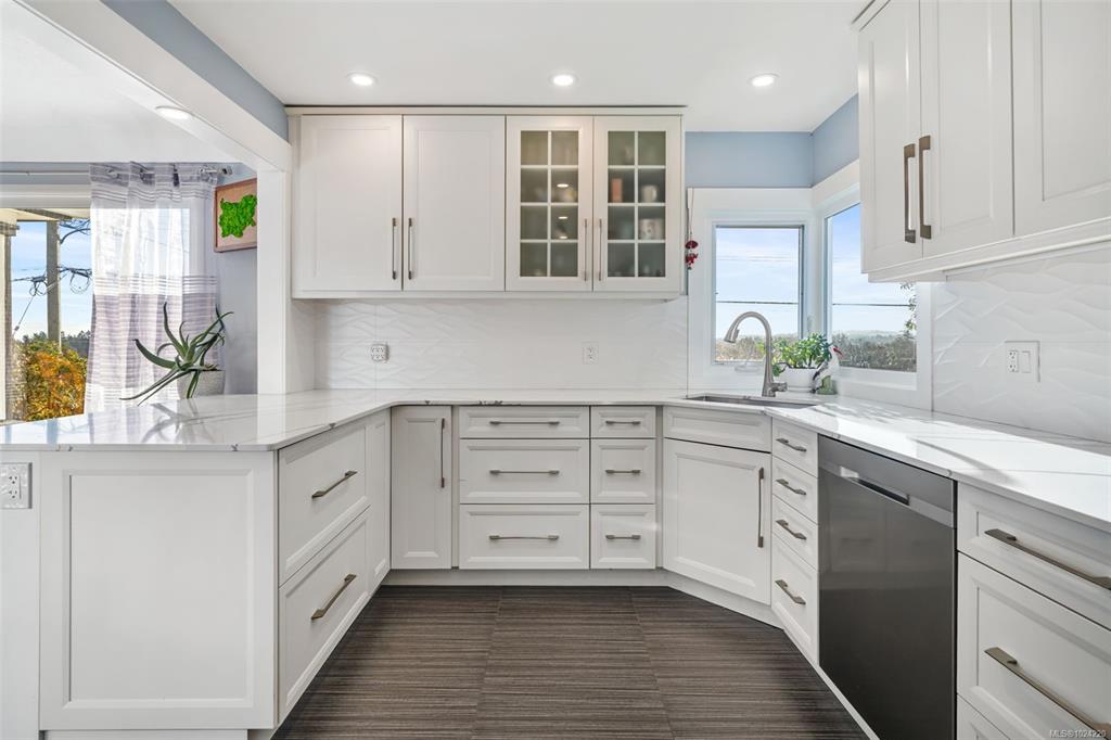 Third View of 730 Burnside Rd W, Saanich, BC, V8Z 1N1