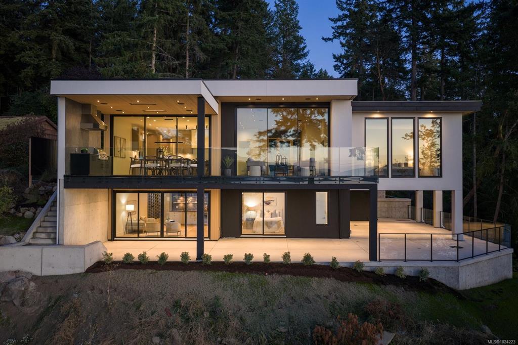 418 Lands End Rd, 1024223, BC,