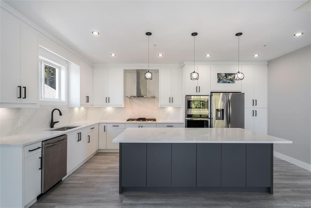 Third View of 124 Hawk Point Rd, Nanaimo, BC, V9T 5W2