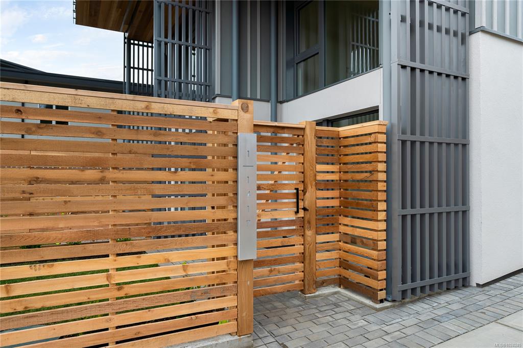 Fourth View of 1417 May St, Victoria, BC, V8S 1C2