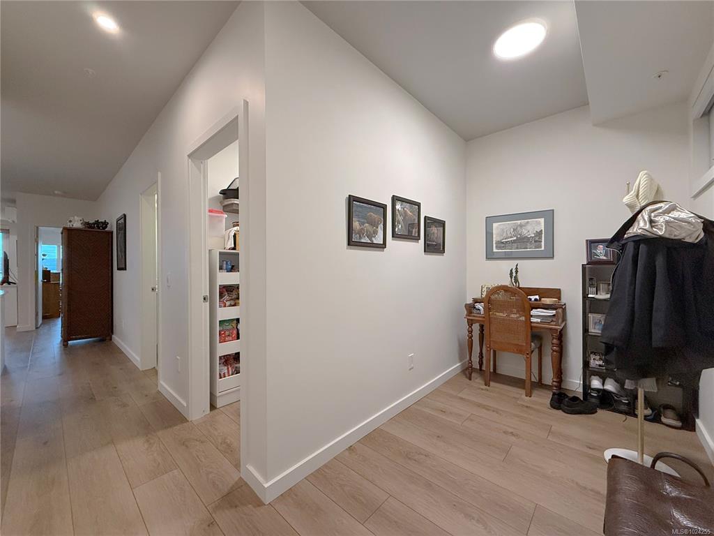 Fourth View of 684 Island Hwy S, Parq Shore, Campbell River, BC, V9W 1A6