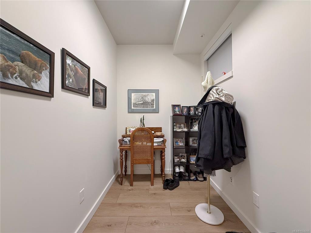 Fifth View of 684 Island Hwy S, Parq Shore, Campbell River, BC, V9W 1A6