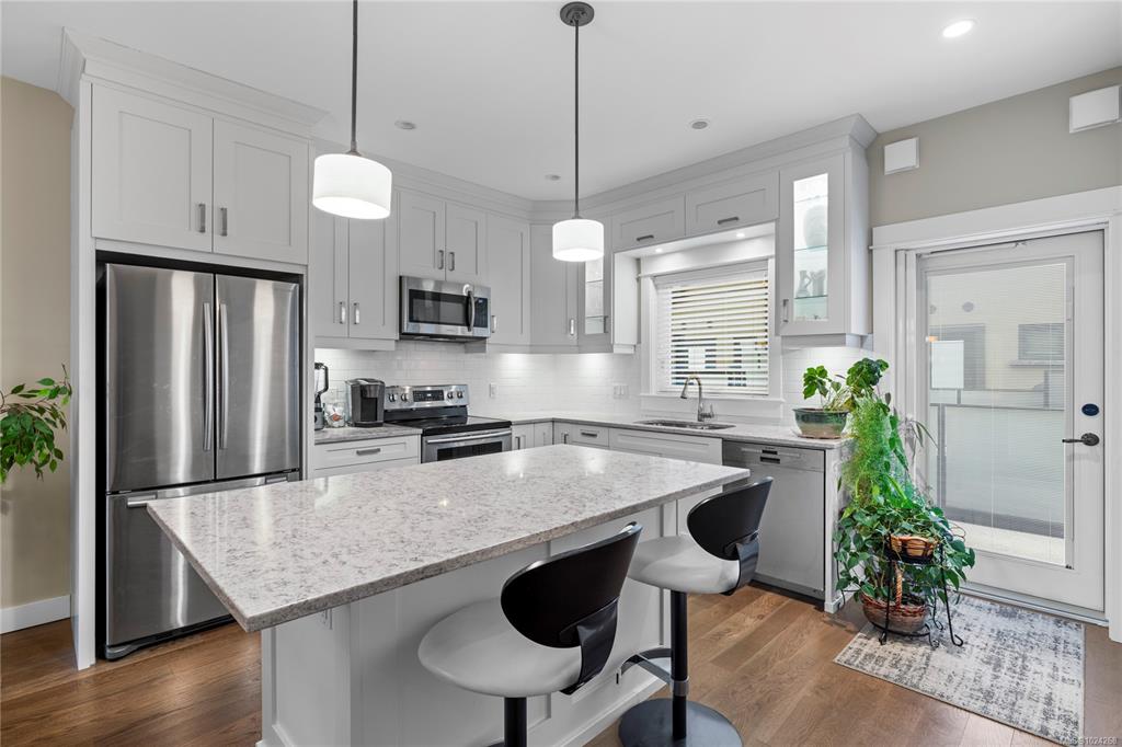 Third View of 237 Second Ave W, VILLAGE GATE MEWS, Qualicum Beach, BC, V9K 2S5