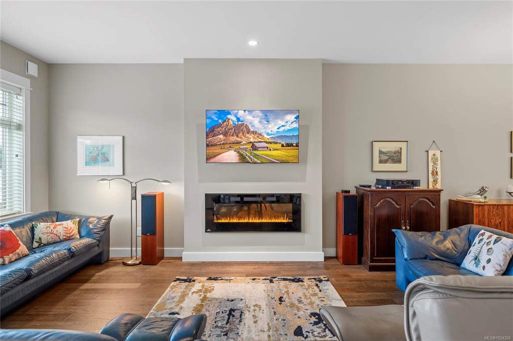 Fourth View of 237 Second Ave W, VILLAGE GATE MEWS, Qualicum Beach, BC, V9K 2S5