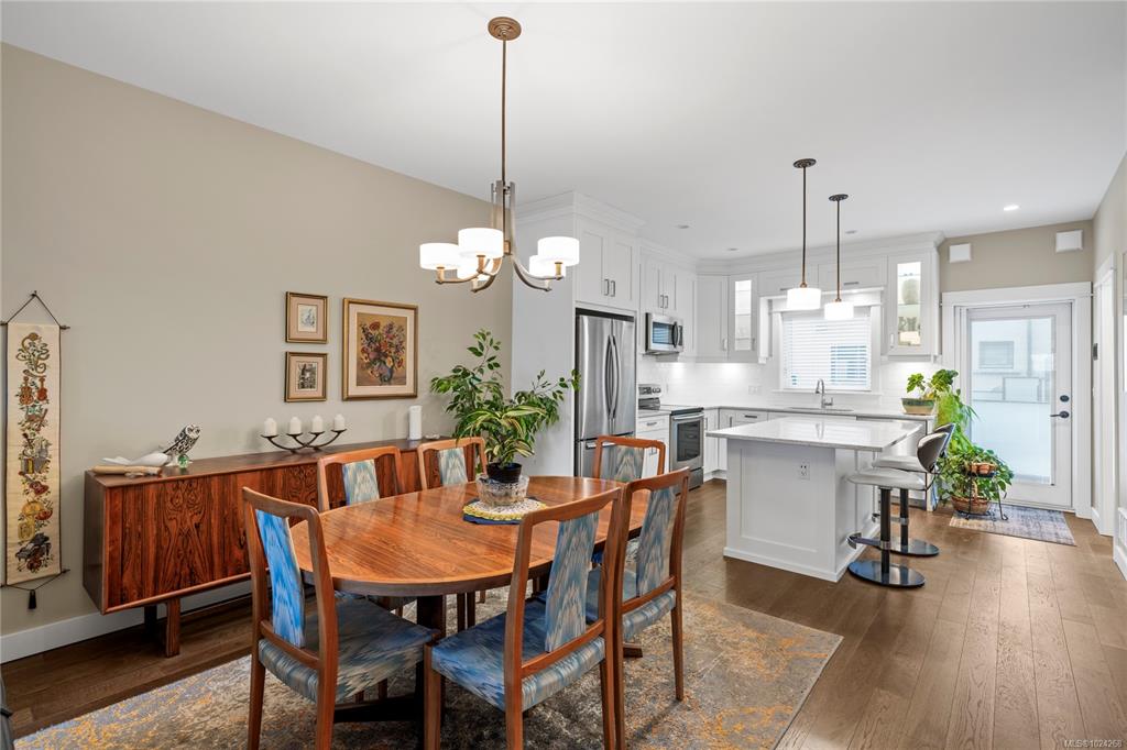 Fifth View of 237 Second Ave W, VILLAGE GATE MEWS, Qualicum Beach, BC, V9K 2S5